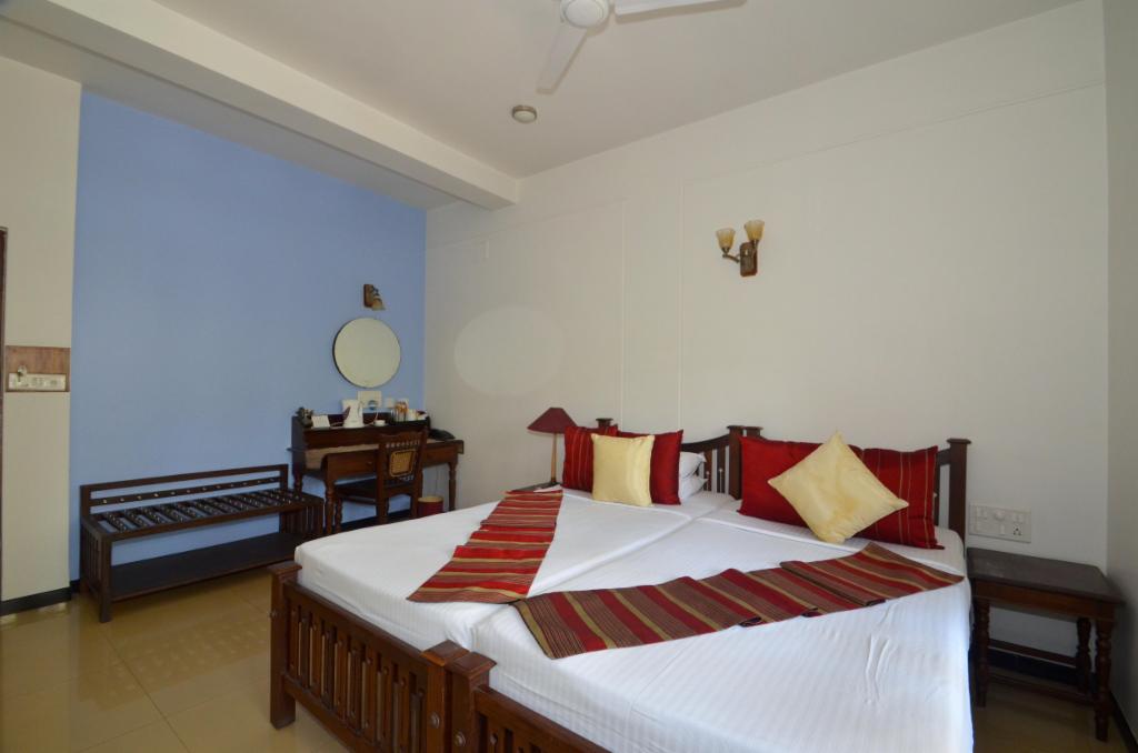 Service apartments in Richmond Road, Bangalore - Master bedroom
