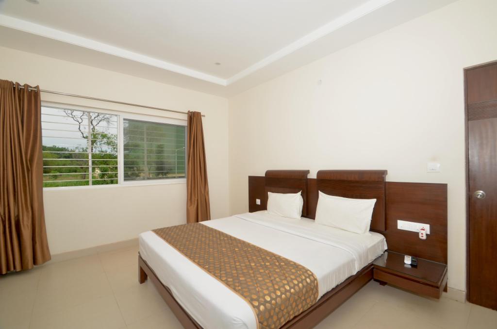 Service apartment in Bangalore RMV 2nd stage - Luxury Bedroom