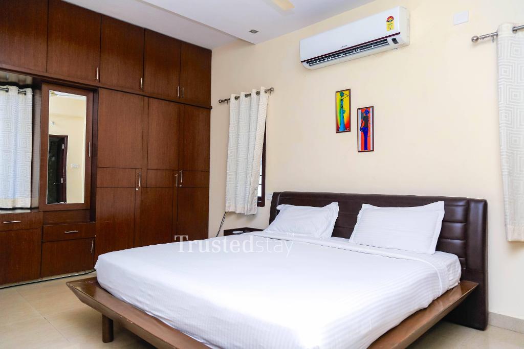 Serviced Apartments in Srinagar Colony, Hyderabad | SRCSK1 | TrustedStay