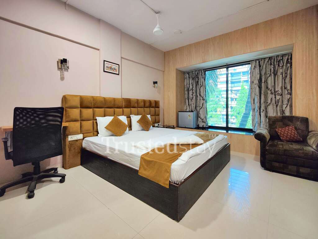 Bedroom of Shirke Bunglow TrustedStay Service Apartment in Goregaon West, Mumbai